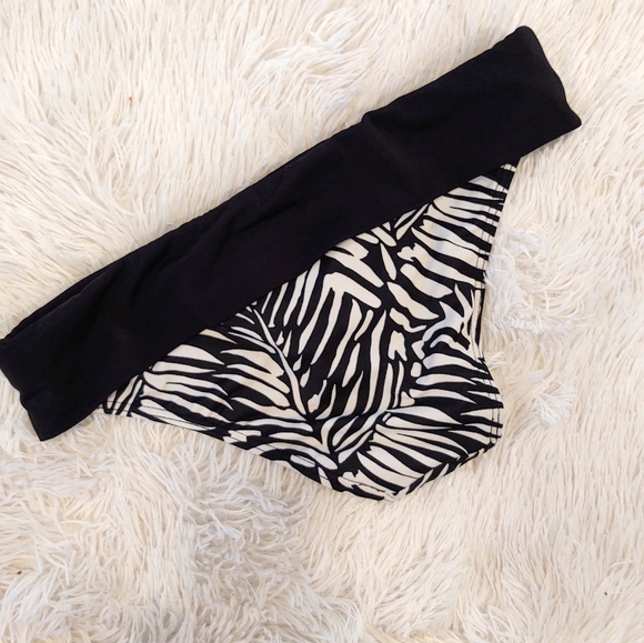 Victoria's Secret The Foldover Bikini Bottoms - Picture 2 of 2